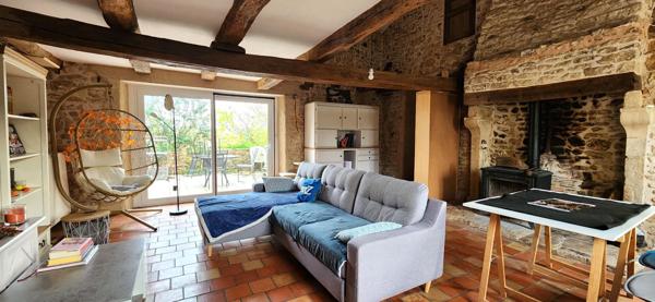 JAZENEUIL - MAISON CHARME PIERRE - 3 CHAMBRES - JARDIN