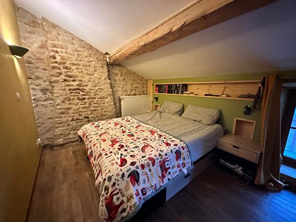 JAZENEUIL - MAISON CHARME PIERRE - 3 CHAMBRES - JARDIN