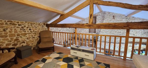 JAZENEUIL - MAISON CHARME PIERRE - 3 CHAMBRES - JARDIN