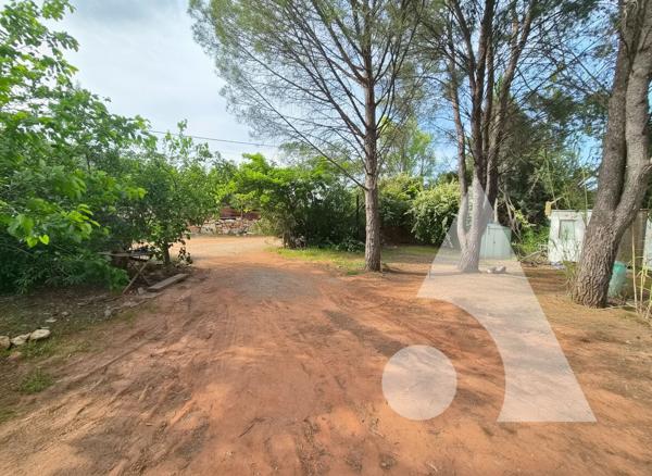 Terrain 735 m2