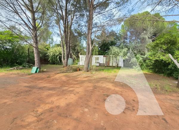 Terrain 735 m2