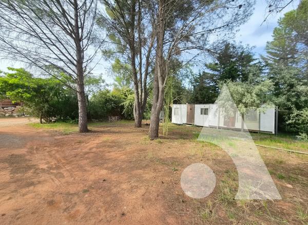 Terrain 735 m2
