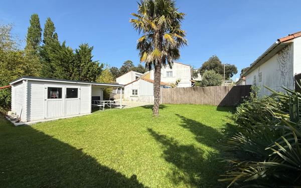 Maison à vendre    11 pièces •  Saint-Palais-sur-Mer