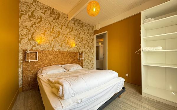 Maison à vendre    11 pièces •  Saint-Palais-sur-Mer