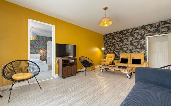Maison à vendre    11 pièces •  Saint-Palais-sur-Mer