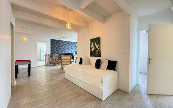Maison à vendre    11 pièces •  Saint-Palais-sur-Mer