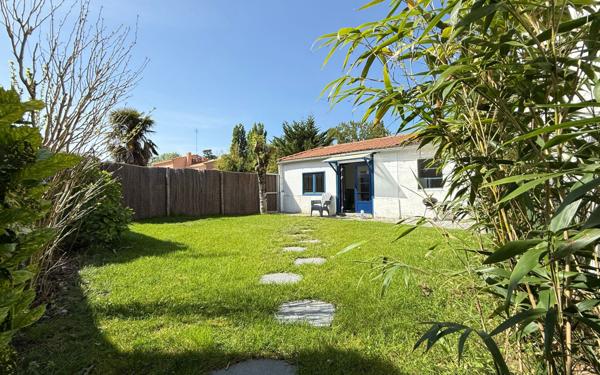 Maison à vendre    11 pièces •  Saint-Palais-sur-Mer