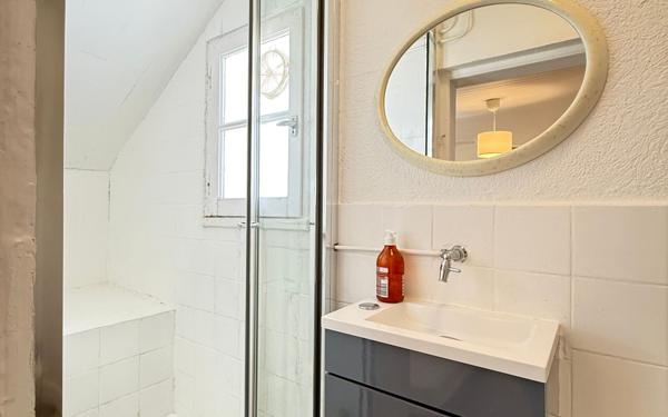 Maison à vendre    11 pièces •  Saint-Palais-sur-Mer