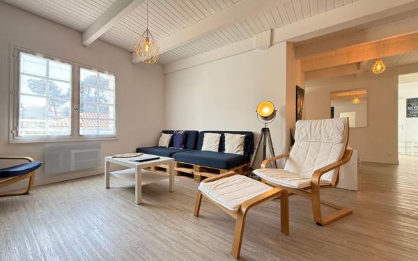 Maison à vendre    11 pièces •  Saint-Palais-sur-Mer