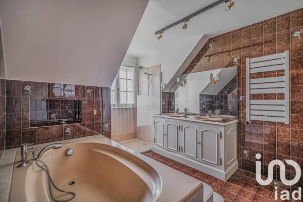 Maison à vendre 5 pièces 205 m² Saint-Ismier