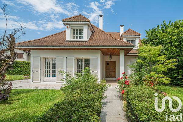 Maison à vendre 5 pièces 205 m² Saint-Ismier