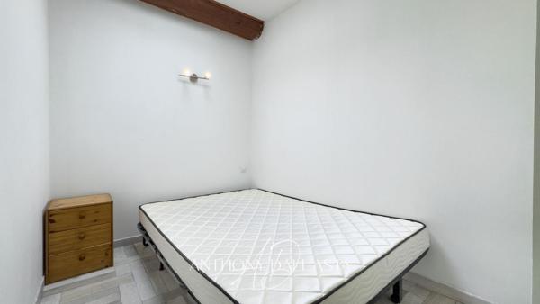EXCLUSIVITÉ- Appartement meublé- 2 chambres- salon- cuisine- salle d'eau- wc