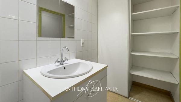 EXCLUSIVITÉ- Appartement meublé- 2 chambres- salon- cuisine- salle d'eau- wc