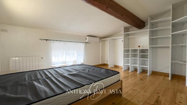 EXCLUSIVITÉ- Appartement meublé- 2 chambres- salon- cuisine- salle d'eau- wc