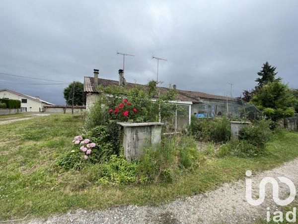 Maison de village 4 pièces de 78 m² à Le Fouilloux (17270)