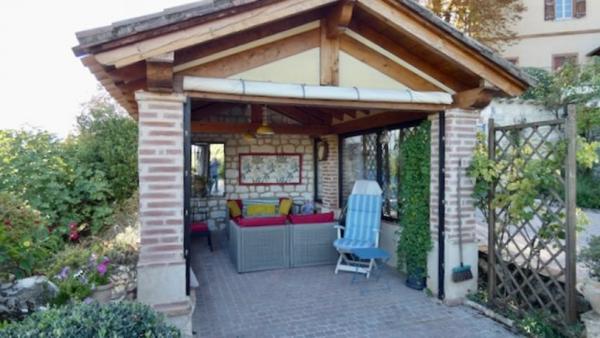 MAISON DE VILLAGE EN PIERRE AVEC PISCINE ET TRÈS BELLE VUE SUR LA VALLÉE