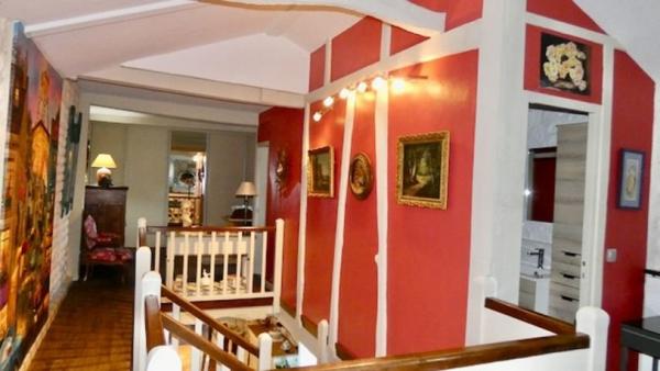 MAISON DE VILLAGE EN PIERRE AVEC PISCINE ET TRÈS BELLE VUE SUR LA VALLÉE