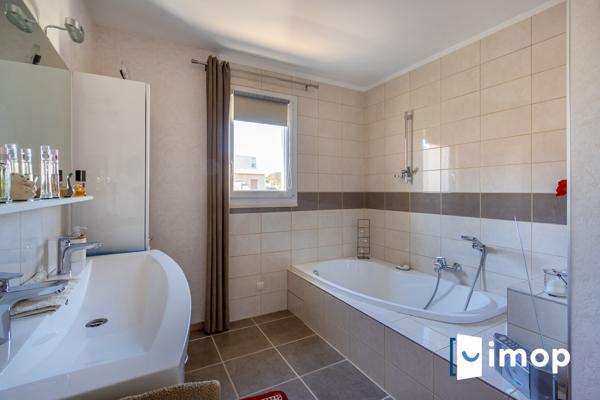 Maison rénovée avec piscine