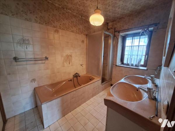 Grande maison à rénover (182m² hab)+ 1002m² de terrain