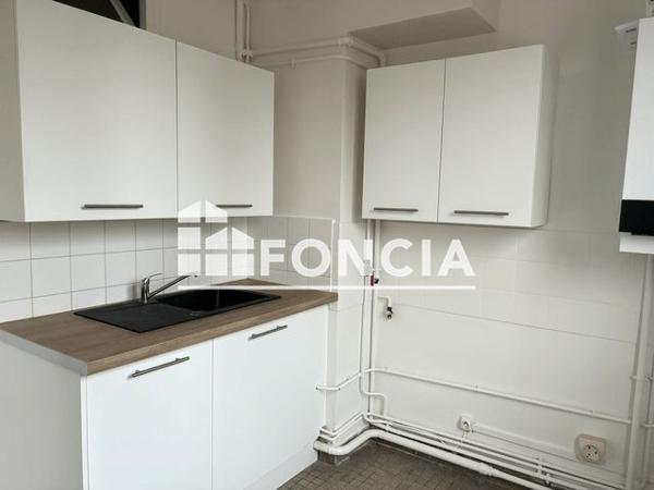 Location Appartement 4 pièces 69.9 m² - 14-20 RUE DES ARPENTS Rouen 76000