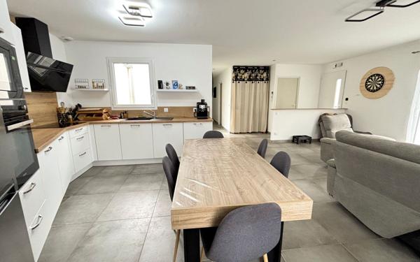 Maison à vendre    3 pièces •  Saint-Augustin