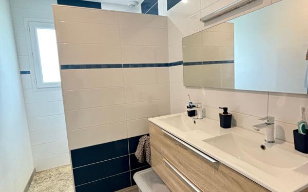 Maison à vendre    3 pièces •  Saint-Augustin