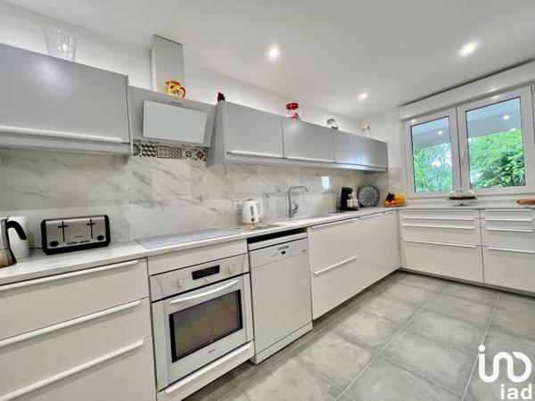 Appartement 4 pièces de 84 m² à Roissy-en-Brie (77680)