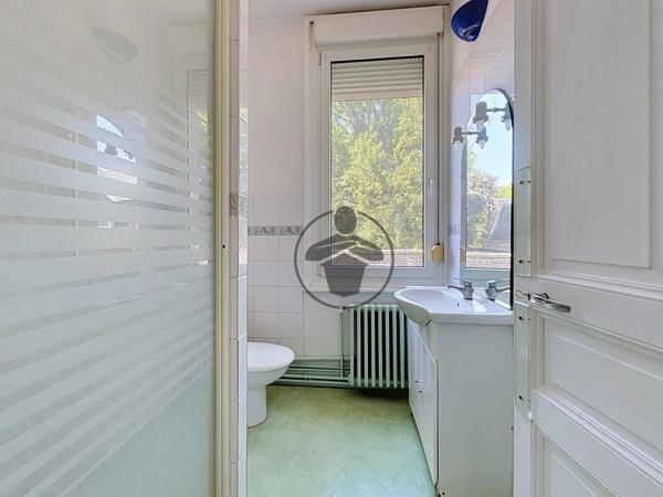 Location                                                      Maison
                        
                     6 pièces                      115 m2                     à Saint-Quentin