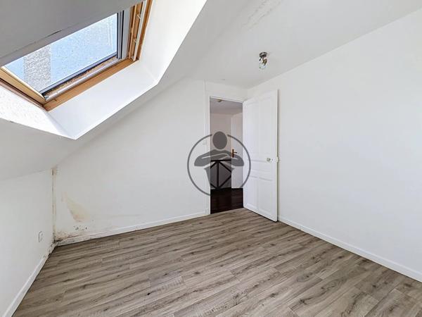 Location                                                      Maison
                        
                     6 pièces                      115 m2                     à Saint-Quentin