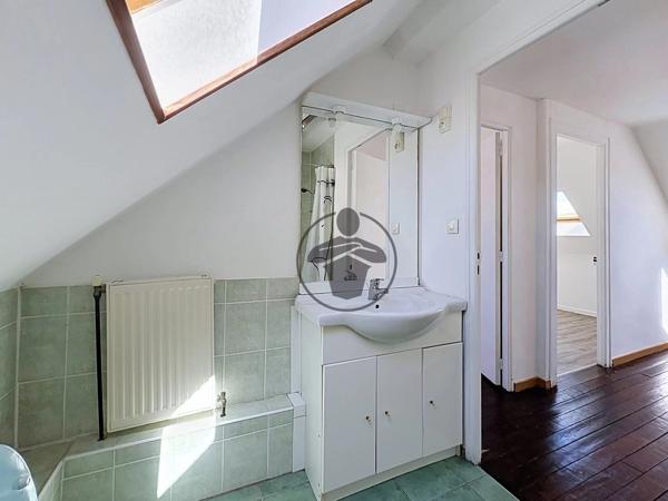 Location                                                      Maison
                        
                     6 pièces                      115 m2                     à Saint-Quentin