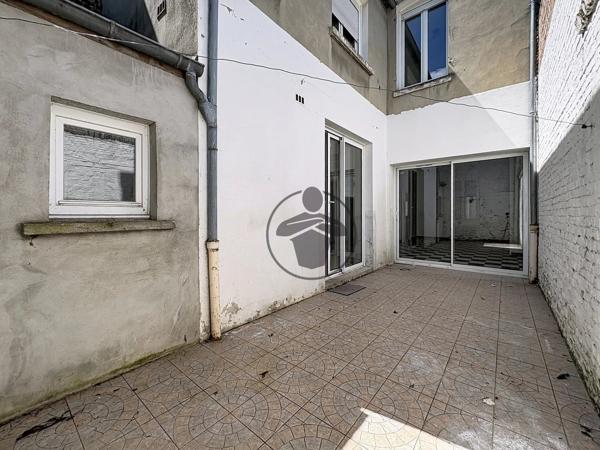 Location                                                      Maison
                        
                     6 pièces                      115 m2                     à Saint-Quentin