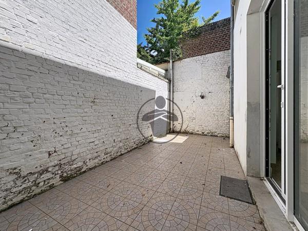 Location                                                      Maison
                        
                     6 pièces                      115 m2                     à Saint-Quentin
