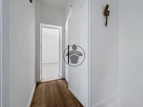 Location                                                      Maison
                        
                     6 pièces                      115 m2                     à Saint-Quentin