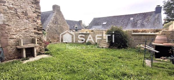 Au centre de Baud, un bien rare mêlant commerce et habitation.