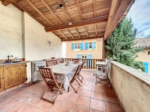 Villefranche-de-Lauragais (31290) Propriété de 3 maisons individuelles qui composent cet ensemble immobilier, d'une surface utile de 528m2 env.