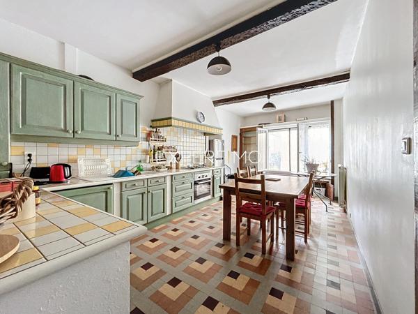 Villefranche-de-Lauragais (31290) Propriété de 3 maisons individuelles qui composent cet ensemble immobilier, d'une surface utile de 528m2 env.