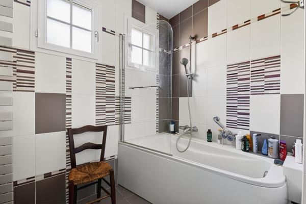 Maison 9 pièces – 142 m² environ à Domloup (ref : 39914)