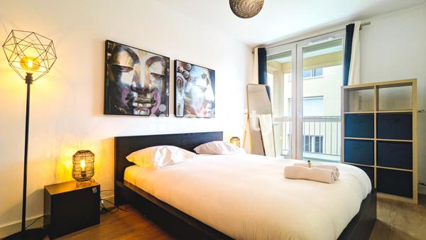 Appartement
         4 pièces
        - 96 m² Exclusivité 178 000 € *