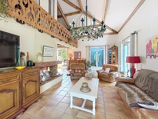 Grande maison familiale 160 m², Terrain de 4 800 m² , Montauban secteur Birac