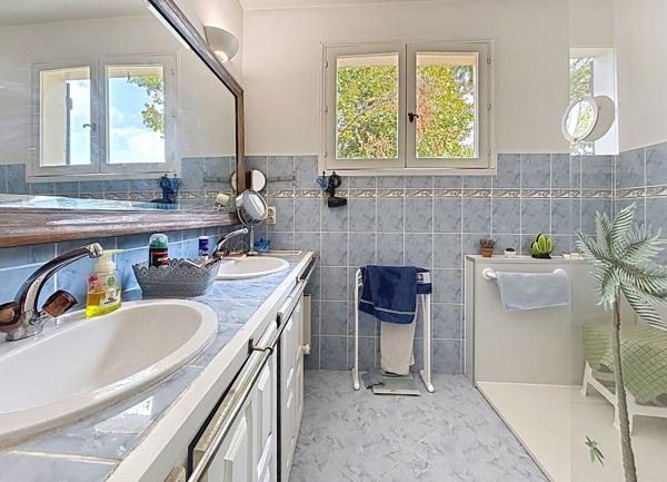Grande maison familiale 160 m², Terrain de 4 800 m² , Montauban secteur Birac