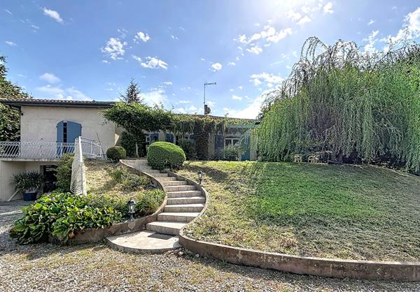 Grande maison familiale 160 m², Terrain de 4 800 m² , Montauban secteur Birac