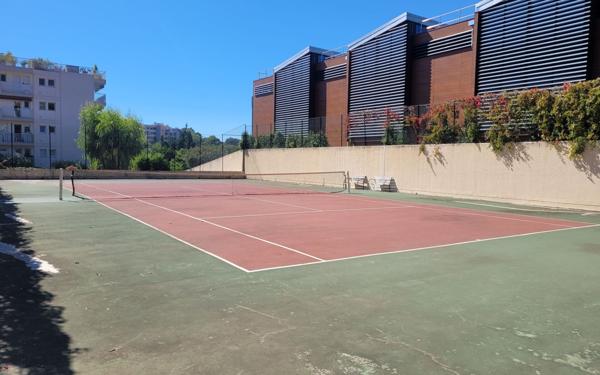 Appartement à vendre    1 pièce • 30,01 m2 Le Cannet