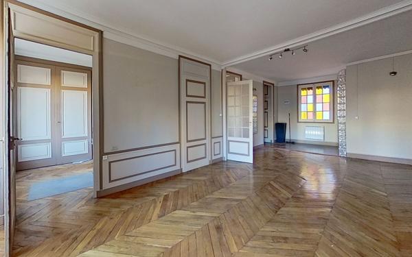 Appartement à louer    2 pièces • 69,30 m2 Lyon 2