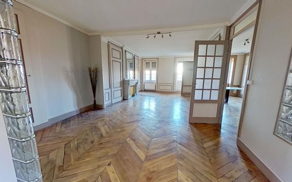 Appartement à louer    2 pièces • 69,30 m2 Lyon 2