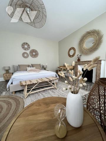 MAISON DE VILLE ENTIEREMENT RENOVÉE AVEC PISCINE