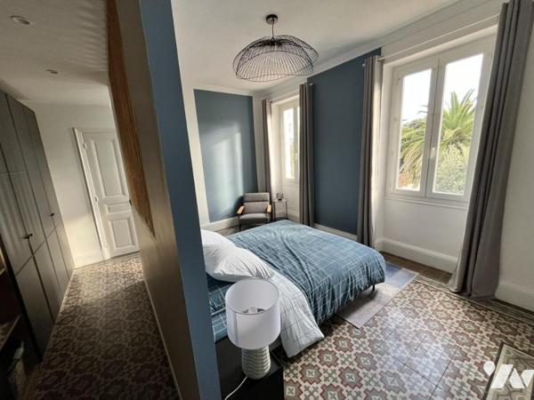 MAISON DE VILLE ENTIEREMENT RENOVÉE AVEC PISCINE