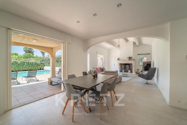 Aigues-Mortes - Villa familiale rénovée de 190m2 avec vue sur la Tour de Constance