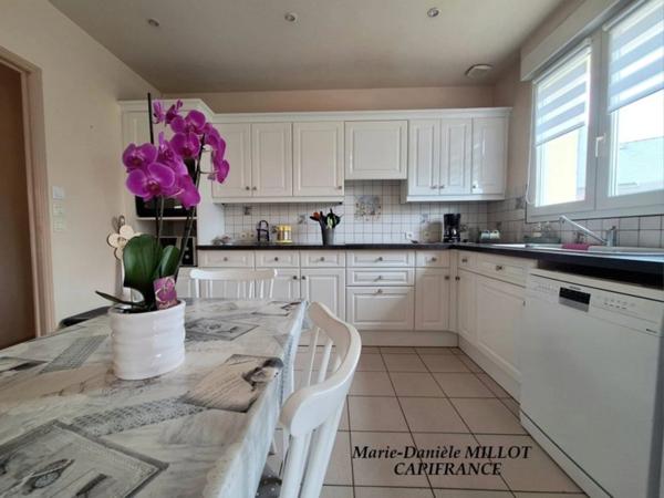 Maison à vendre de PLAIN PIED DE 115 M² DE 6 pièces BONCHAMP LES LAVAL (53)