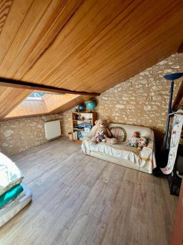 Propriété 216 m2 sur parcelles de 12866 m2