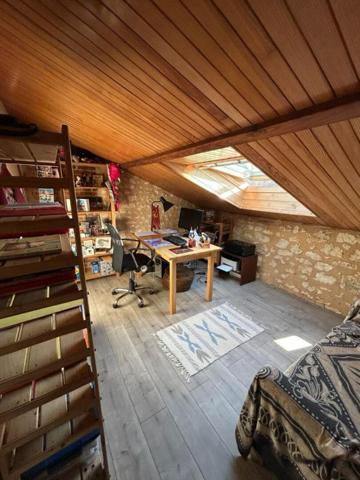 Propriété 216 m2 sur parcelles de 12866 m2